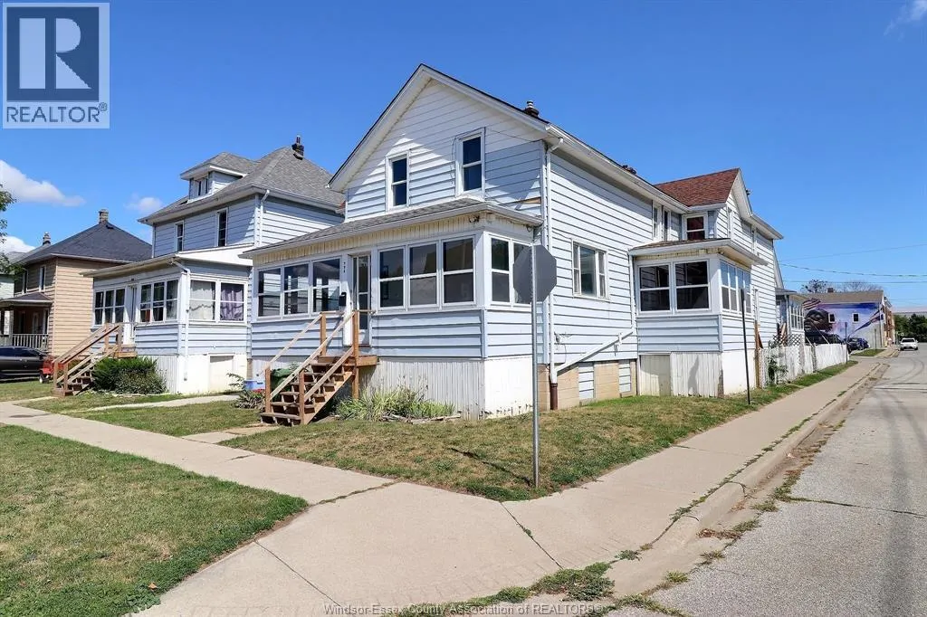 988 ALBERT ROAD
