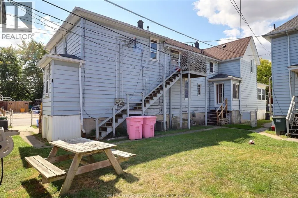 988 ALBERT ROAD