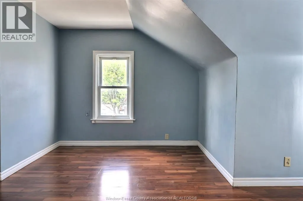 988 ALBERT ROAD