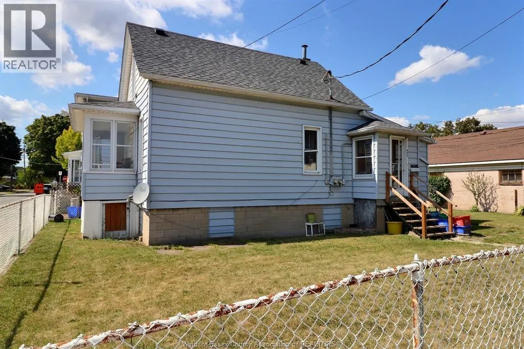 988 ALBERT ROAD