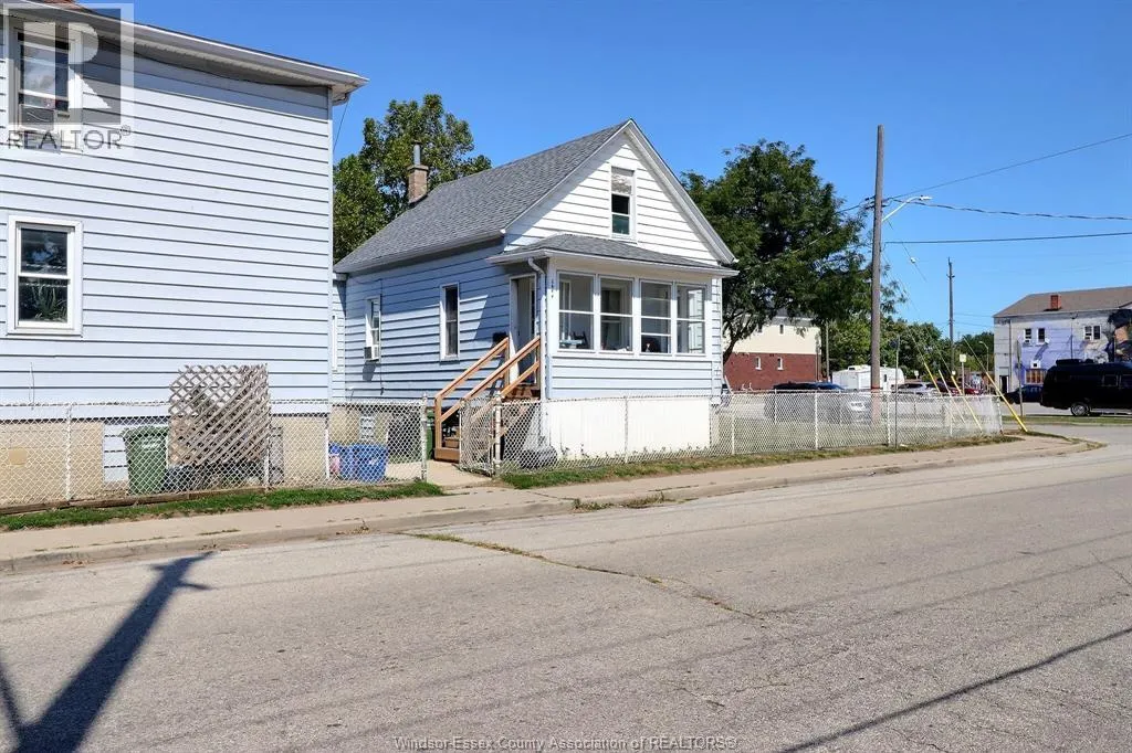 988 ALBERT ROAD
