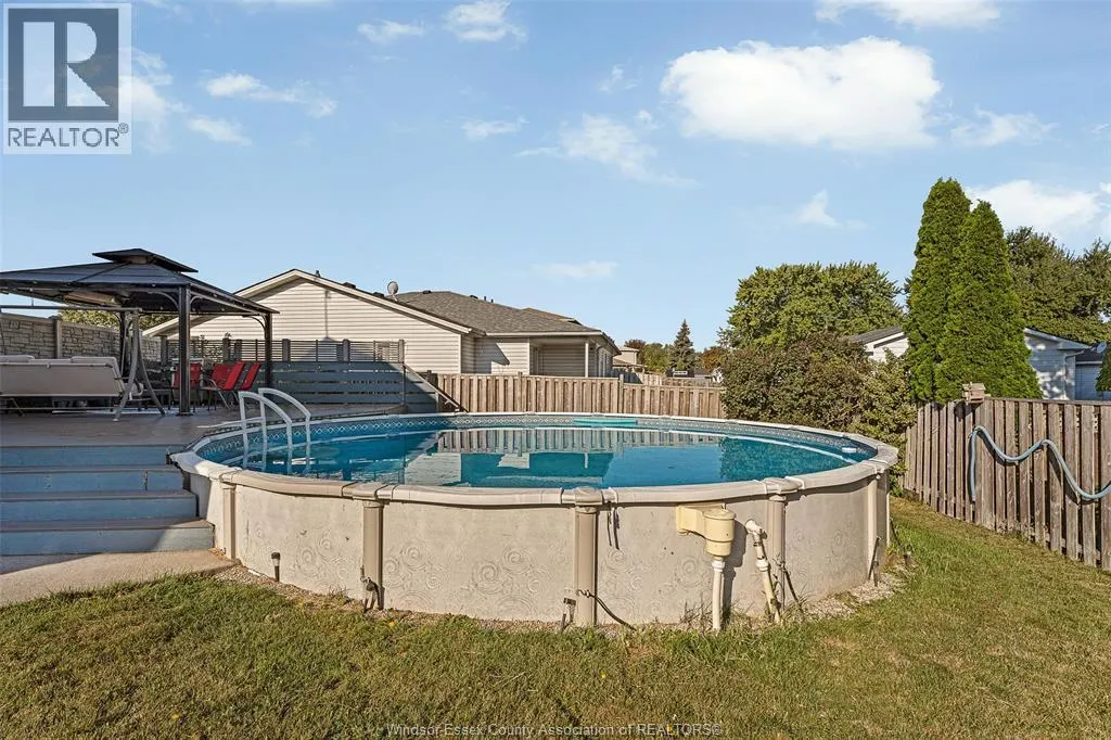 360 RIDGEVIEW PLACE North