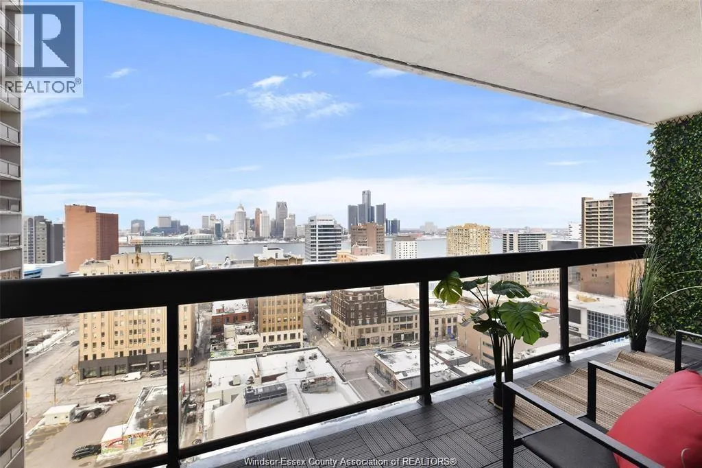 150 PARK Unit# 1807