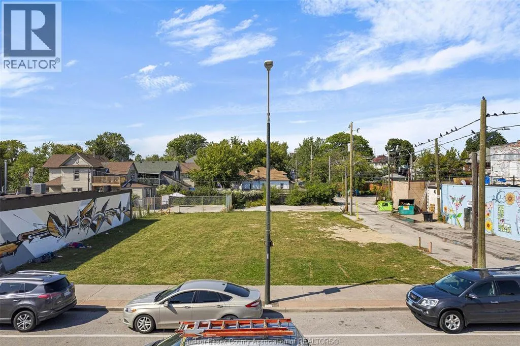 934-938 WYANDOTTE STREET East