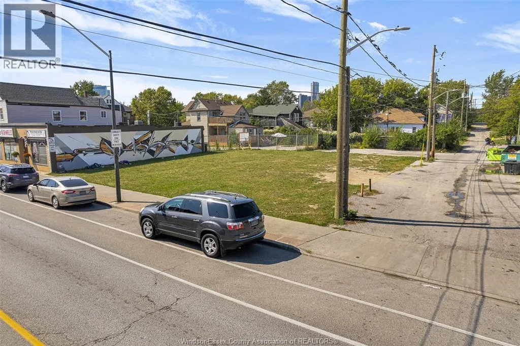 934-938 WYANDOTTE STREET East
