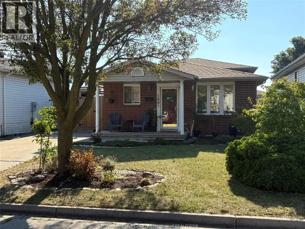 1681 BLAIRWOOD CRESCENT