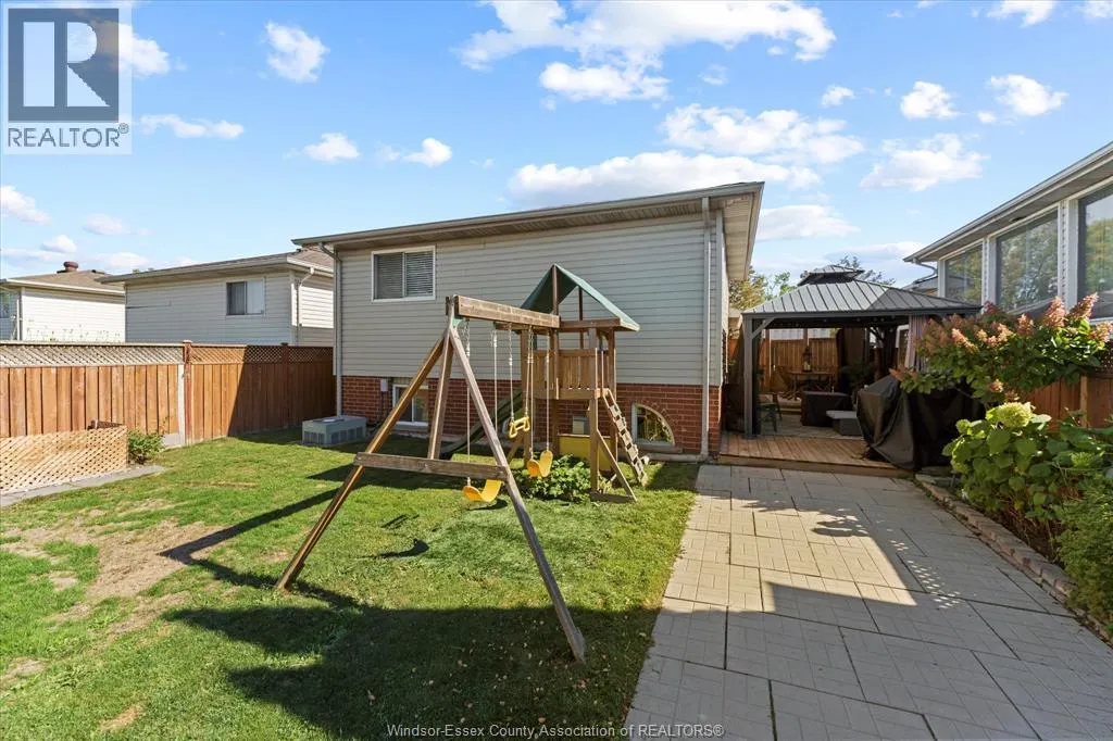 1681 BLAIRWOOD CRESCENT