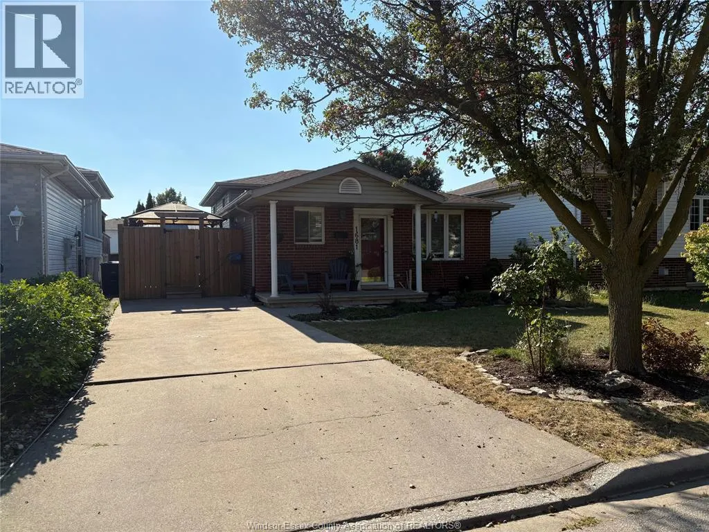 1681 BLAIRWOOD CRESCENT
