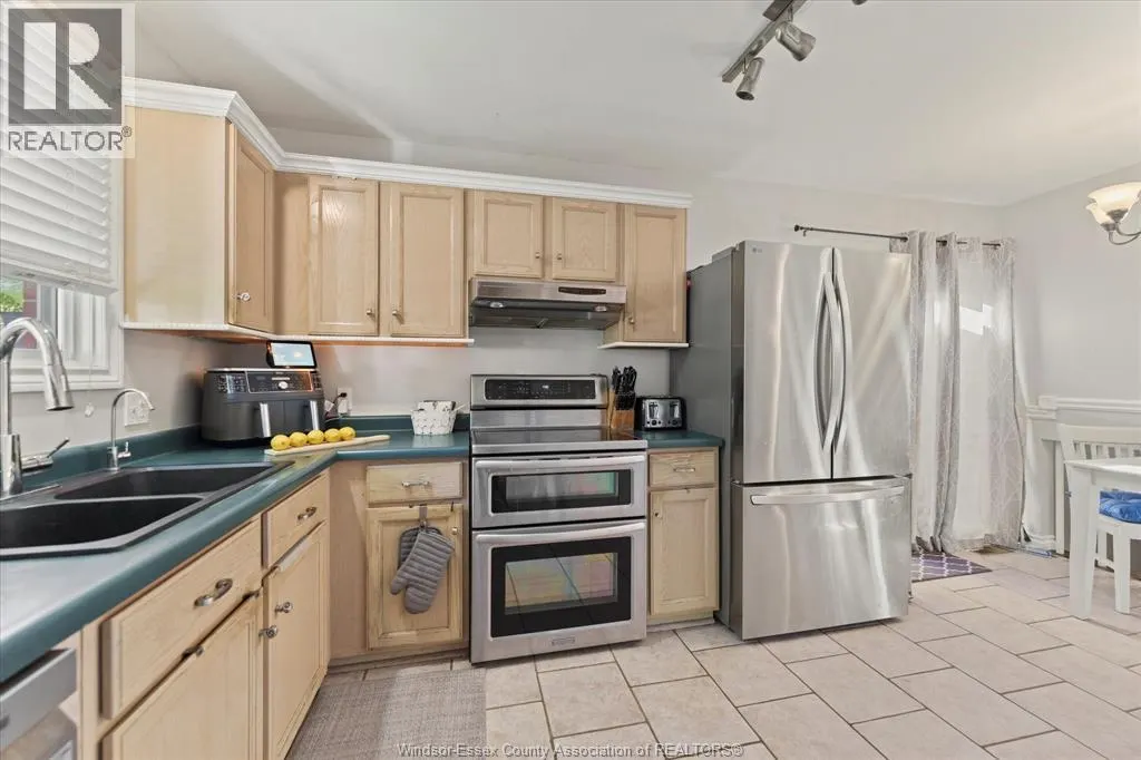 1681 BLAIRWOOD CRESCENT