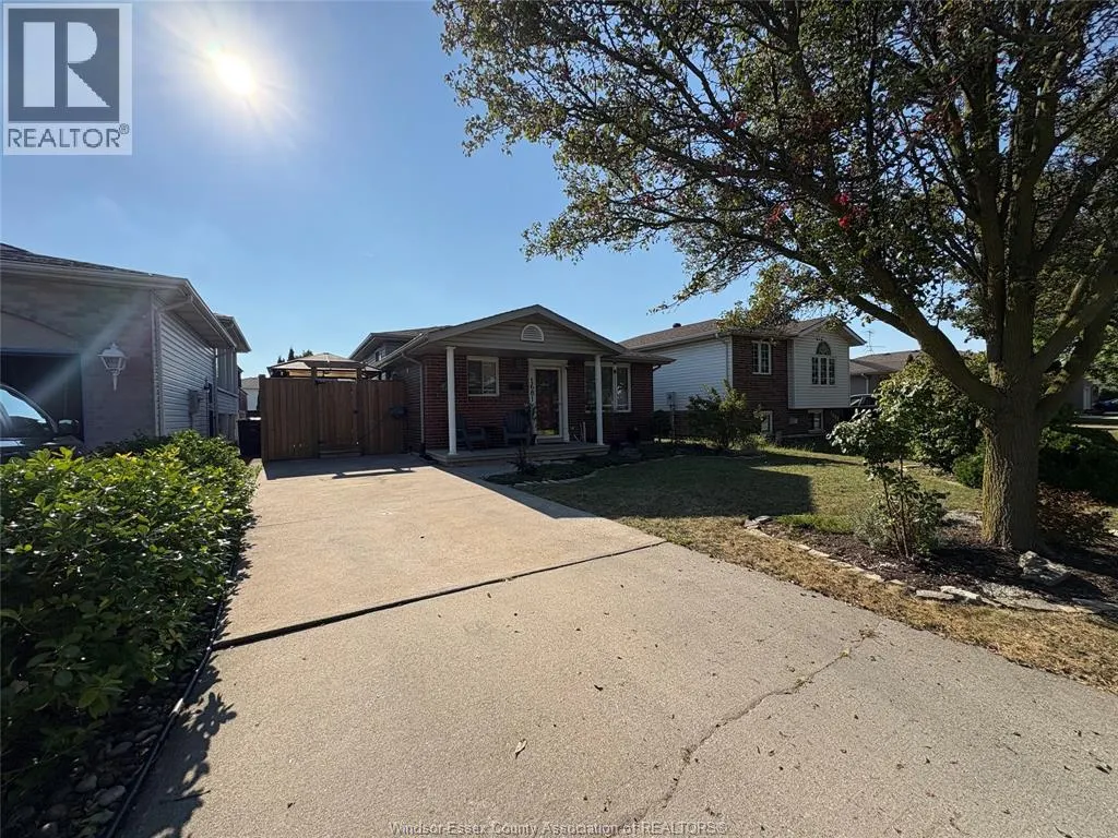 1681 BLAIRWOOD CRESCENT