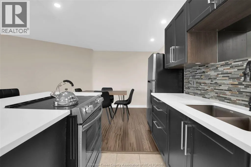 111 RIVERSIDE DRIVE East Unit# 1405
