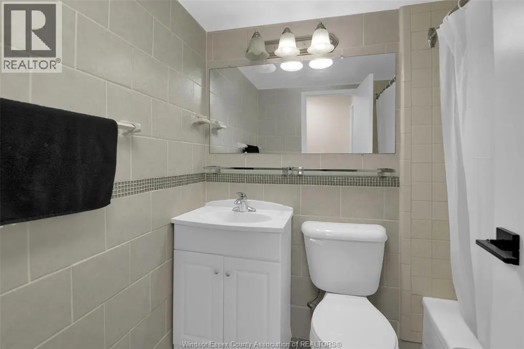 111 RIVERSIDE DRIVE East Unit# 1405