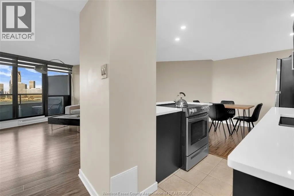 111 RIVERSIDE DRIVE East Unit# 1405