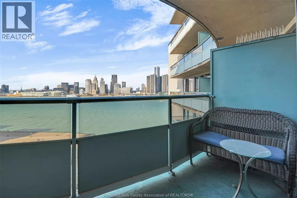 111 RIVERSIDE DRIVE East Unit# 1405