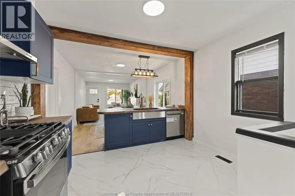 2241 WINDERMERE