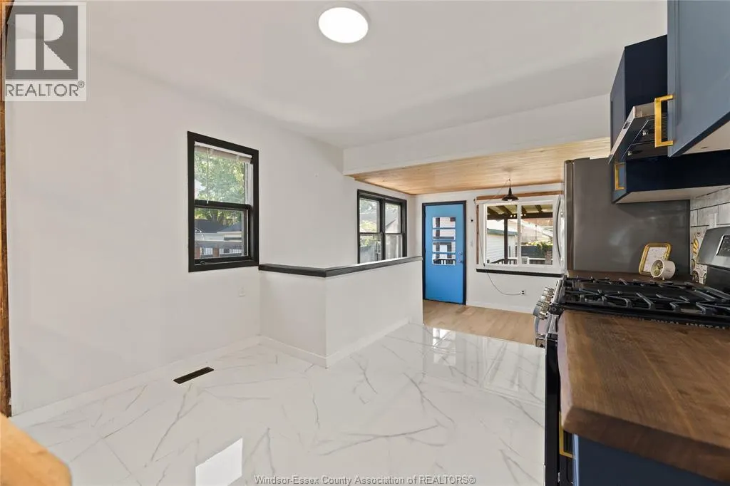 2241 WINDERMERE