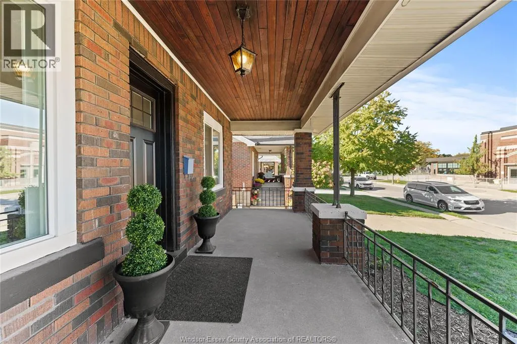 2241 WINDERMERE