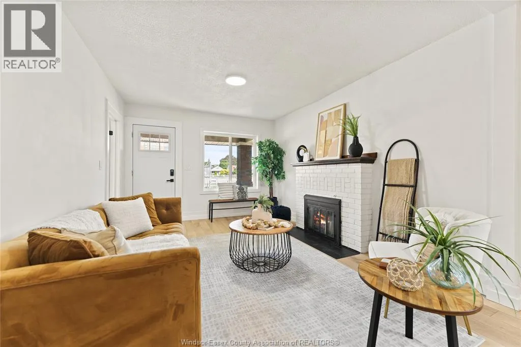 2241 WINDERMERE