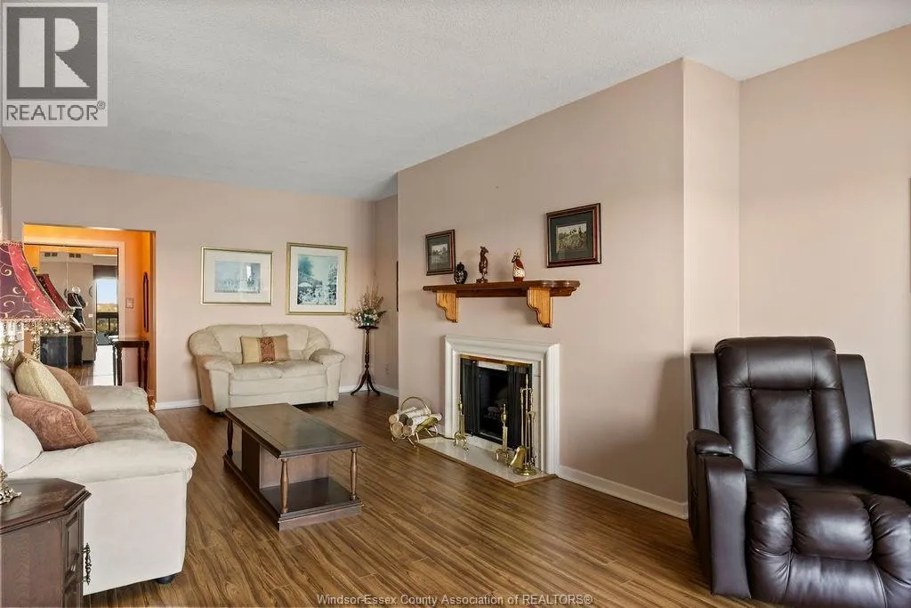3663 RIVERSIDE DRIVE East Unit# 906