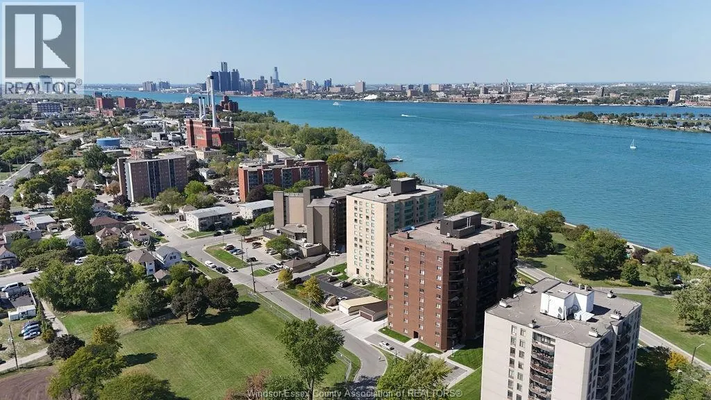 3663 RIVERSIDE DRIVE East Unit# 906