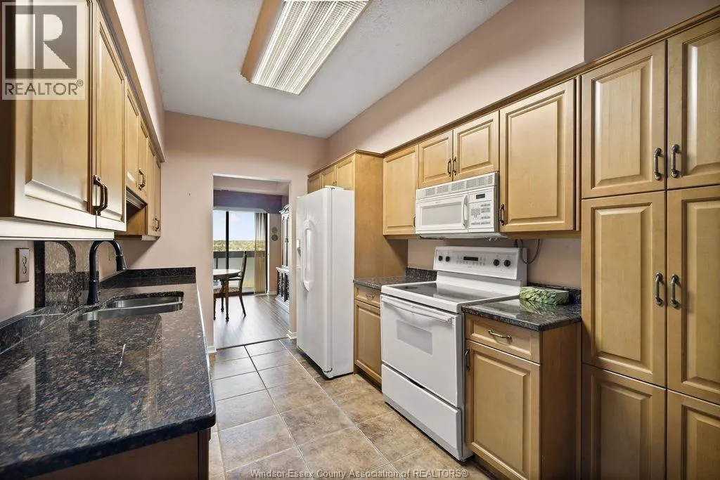 3663 RIVERSIDE DRIVE East Unit# 906