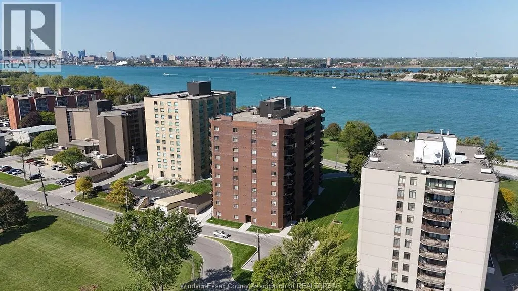 3663 RIVERSIDE DRIVE East Unit# 906