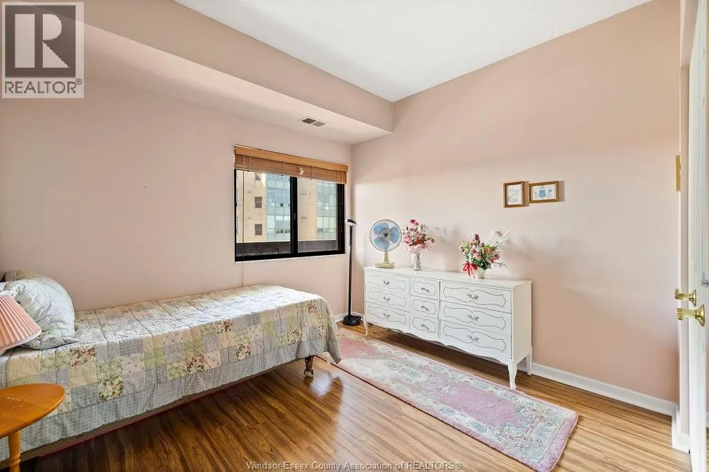 3663 RIVERSIDE DRIVE East Unit# 906