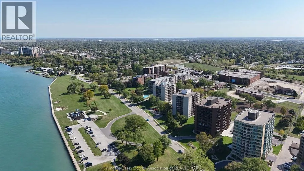 3663 RIVERSIDE DRIVE East Unit# 906