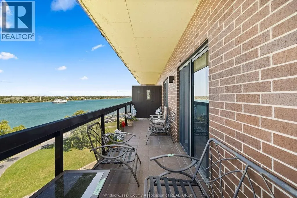 3663 RIVERSIDE DRIVE East Unit# 906