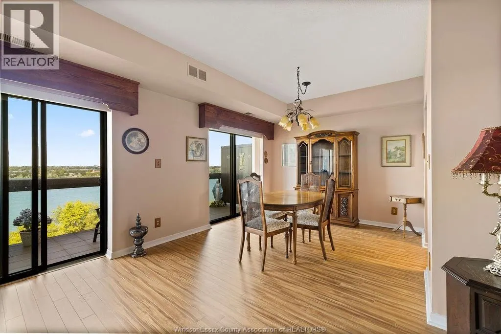 3663 RIVERSIDE DRIVE East Unit# 906