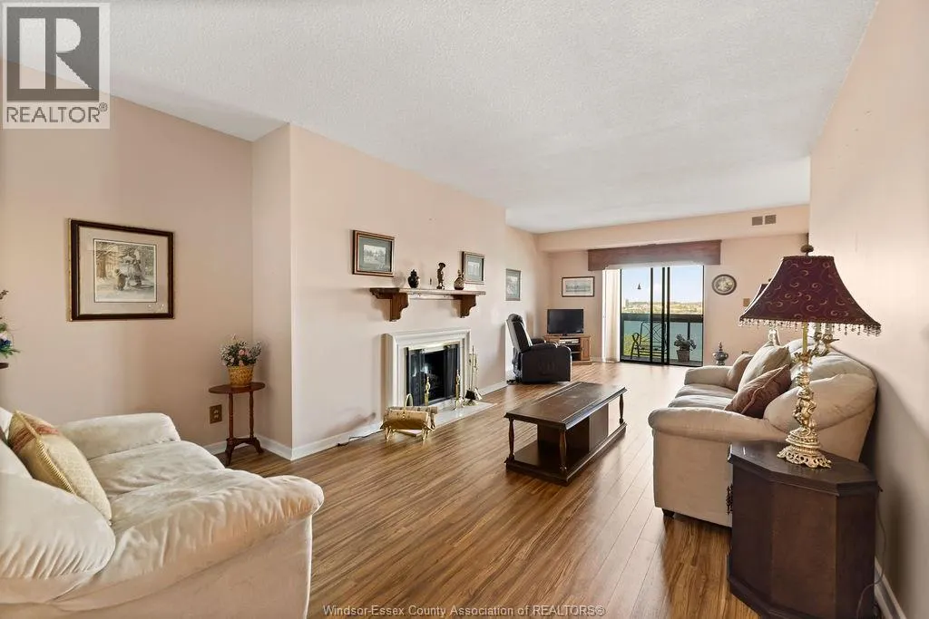 3663 RIVERSIDE DRIVE East Unit# 906