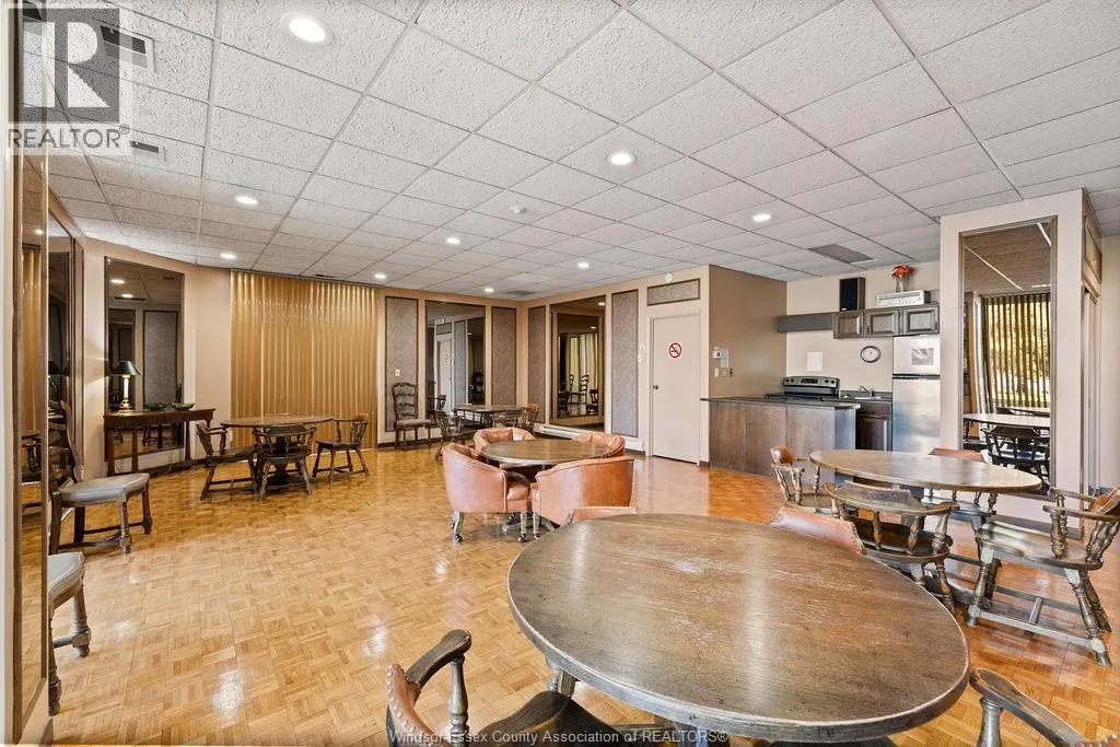 3663 RIVERSIDE DRIVE East Unit# 906