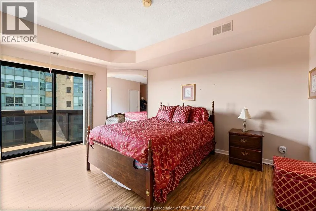 3663 RIVERSIDE DRIVE East Unit# 906
