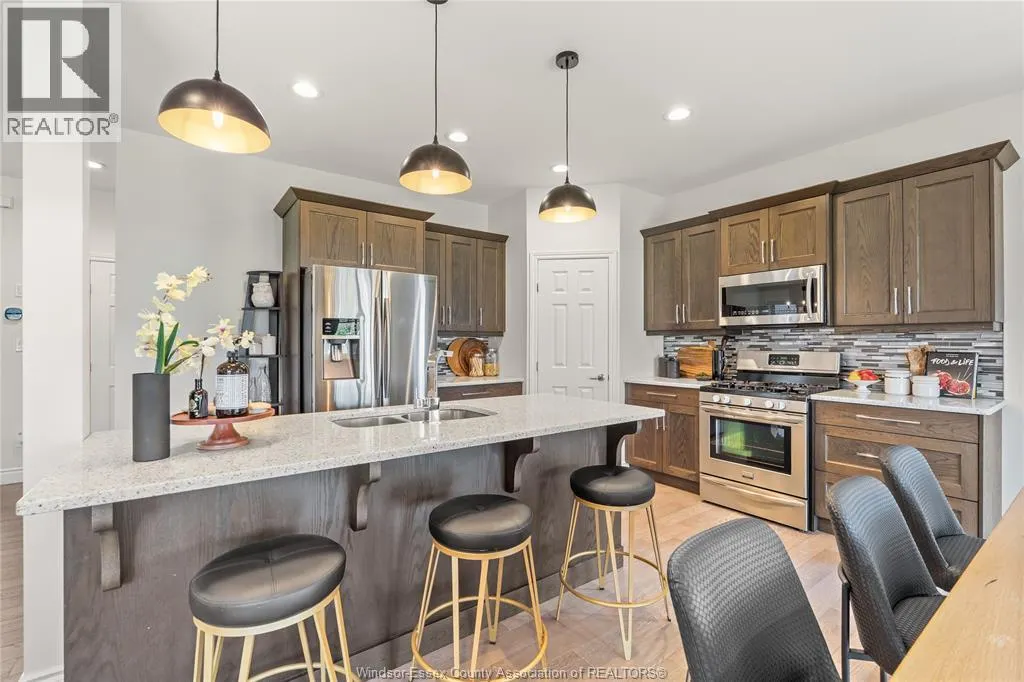 2964 MCROBBIE CRESCENT