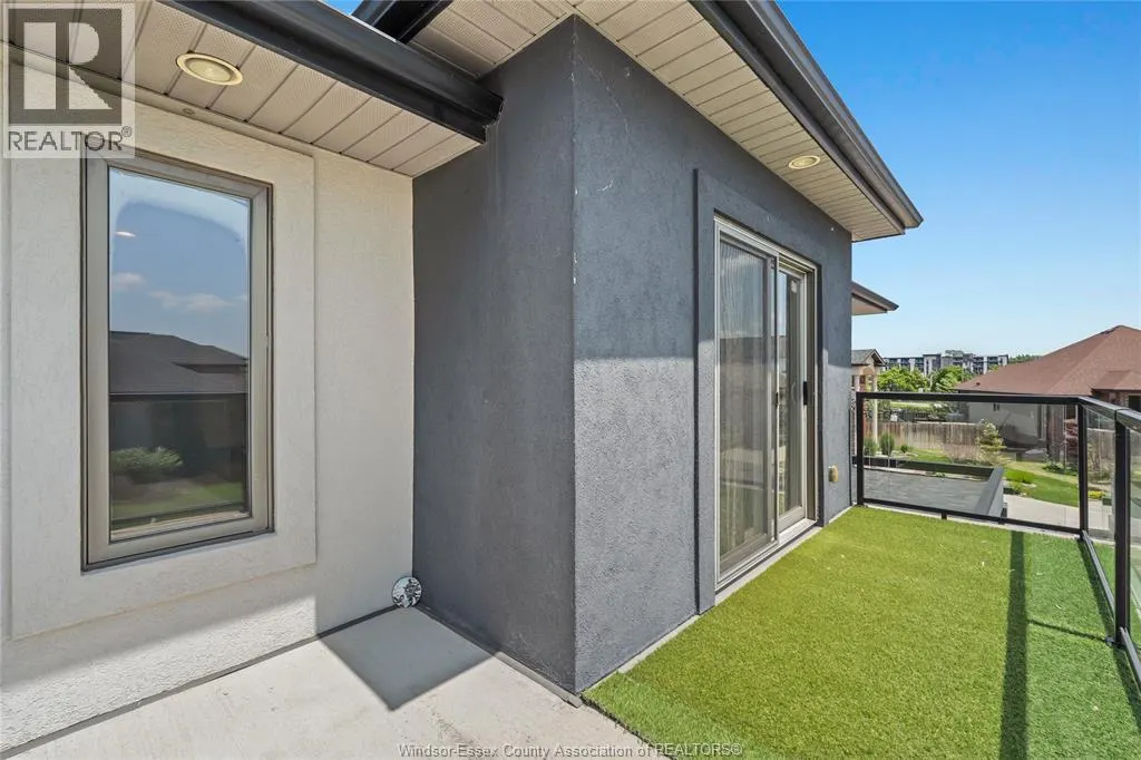 2964 MCROBBIE CRESCENT