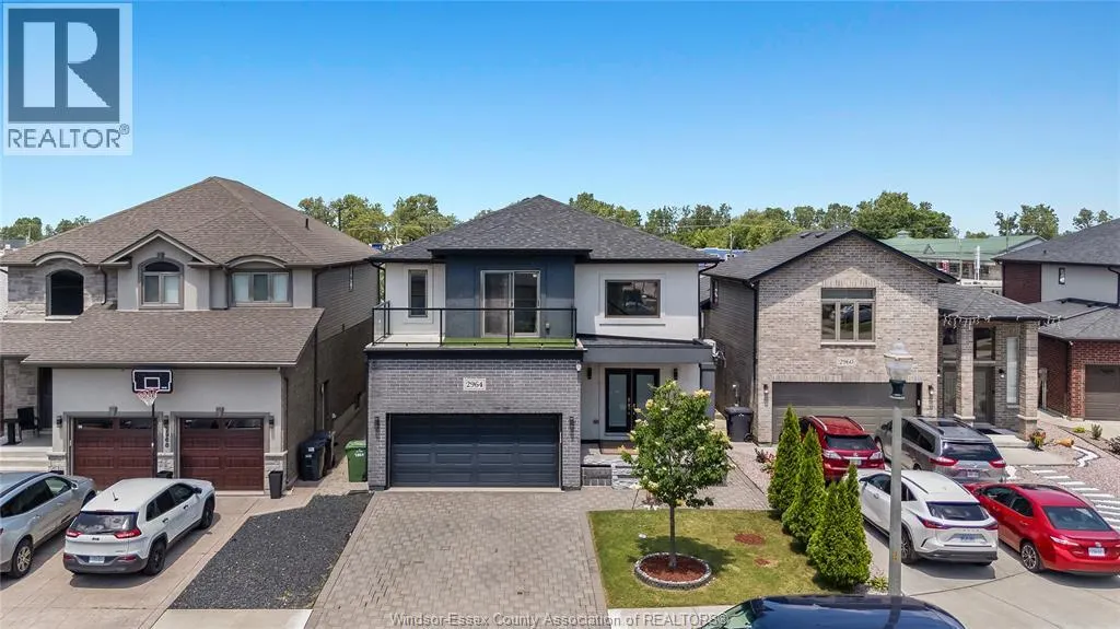 2964 MCROBBIE CRESCENT