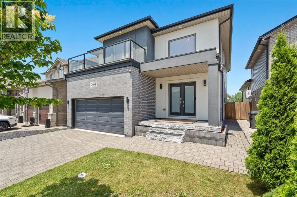 2964 MCROBBIE CRESCENT