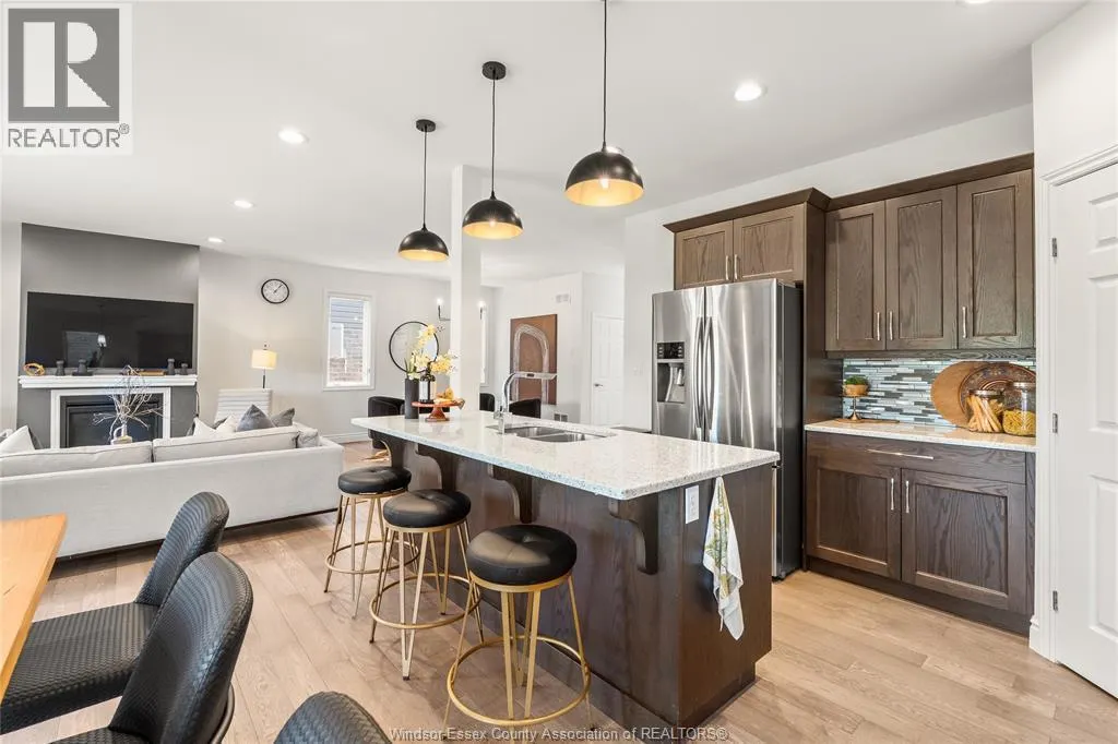 2964 MCROBBIE CRESCENT