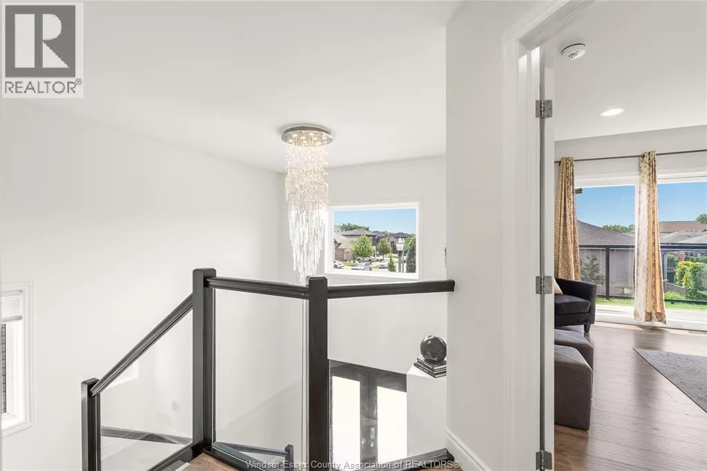 2964 MCROBBIE CRESCENT