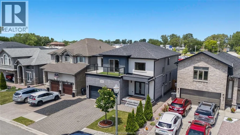 2964 MCROBBIE CRESCENT