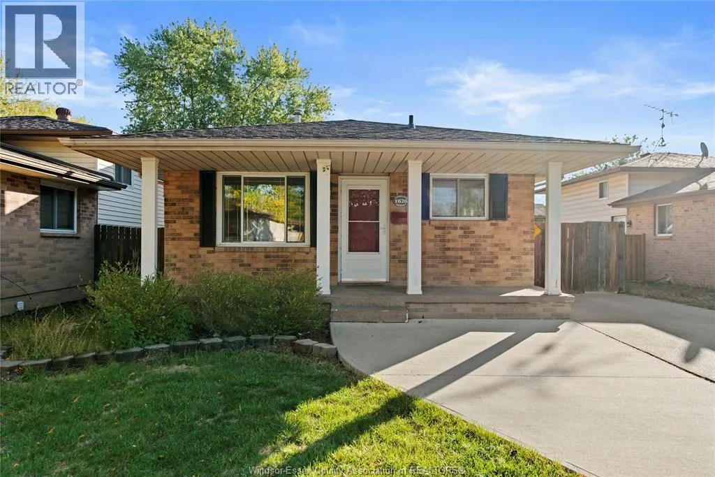 1626 COURTLAND CRESCENT