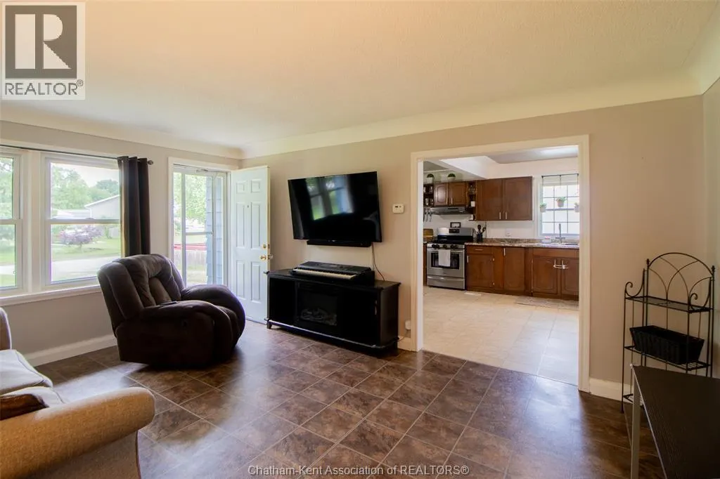 37 Oriole PARKWAY