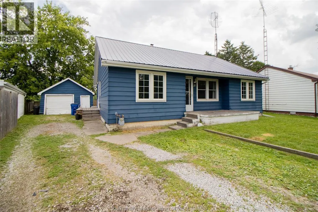 37 Oriole PARKWAY