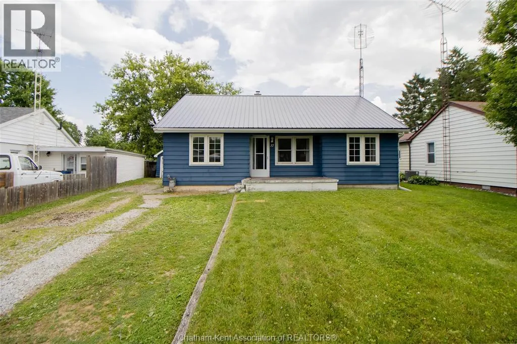 37 Oriole PARKWAY