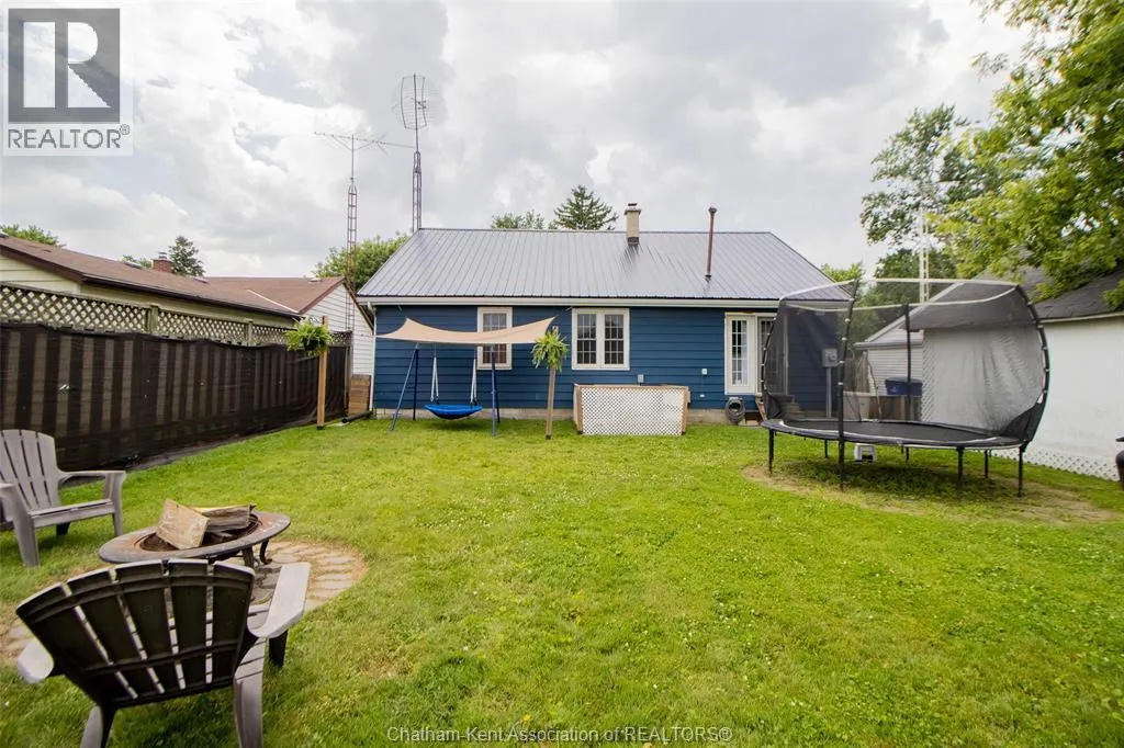 37 Oriole PARKWAY