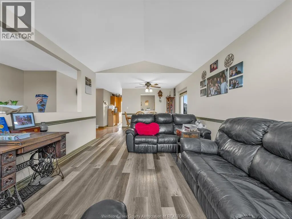 73 WAKEFIELD AVENUE