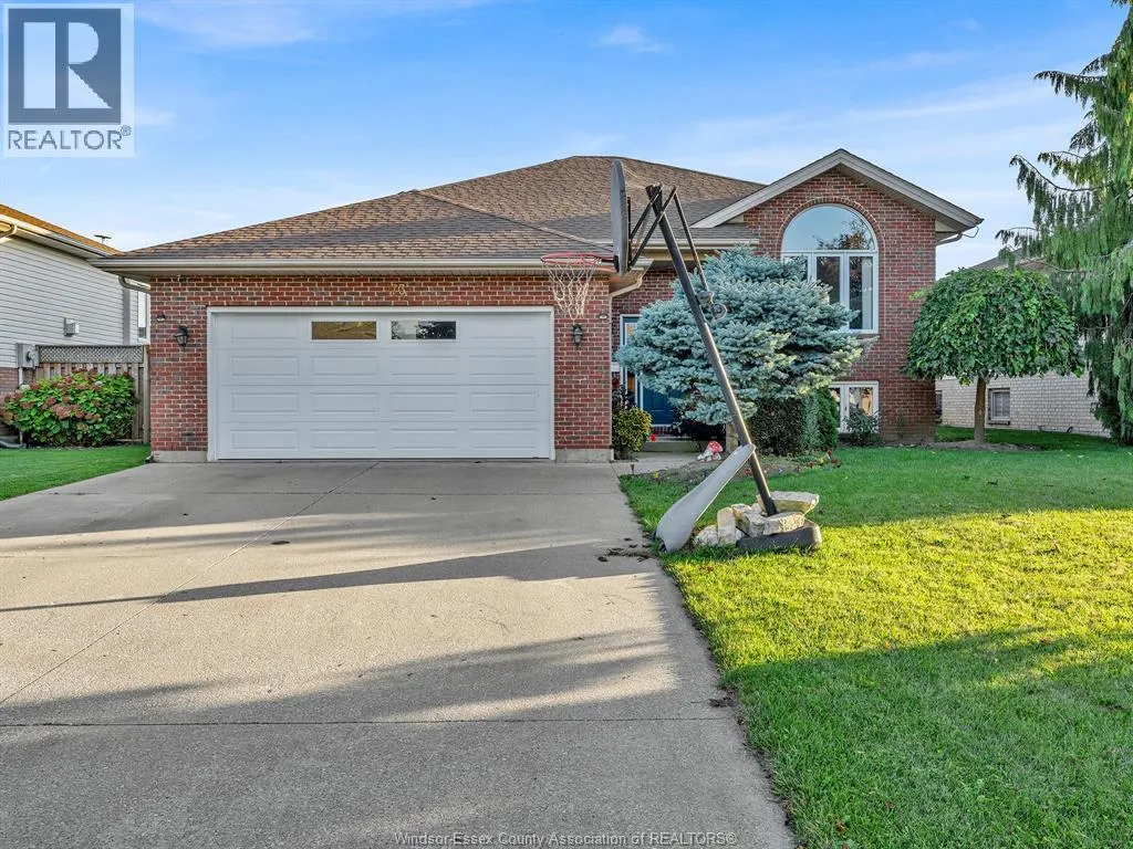 73 WAKEFIELD AVENUE
