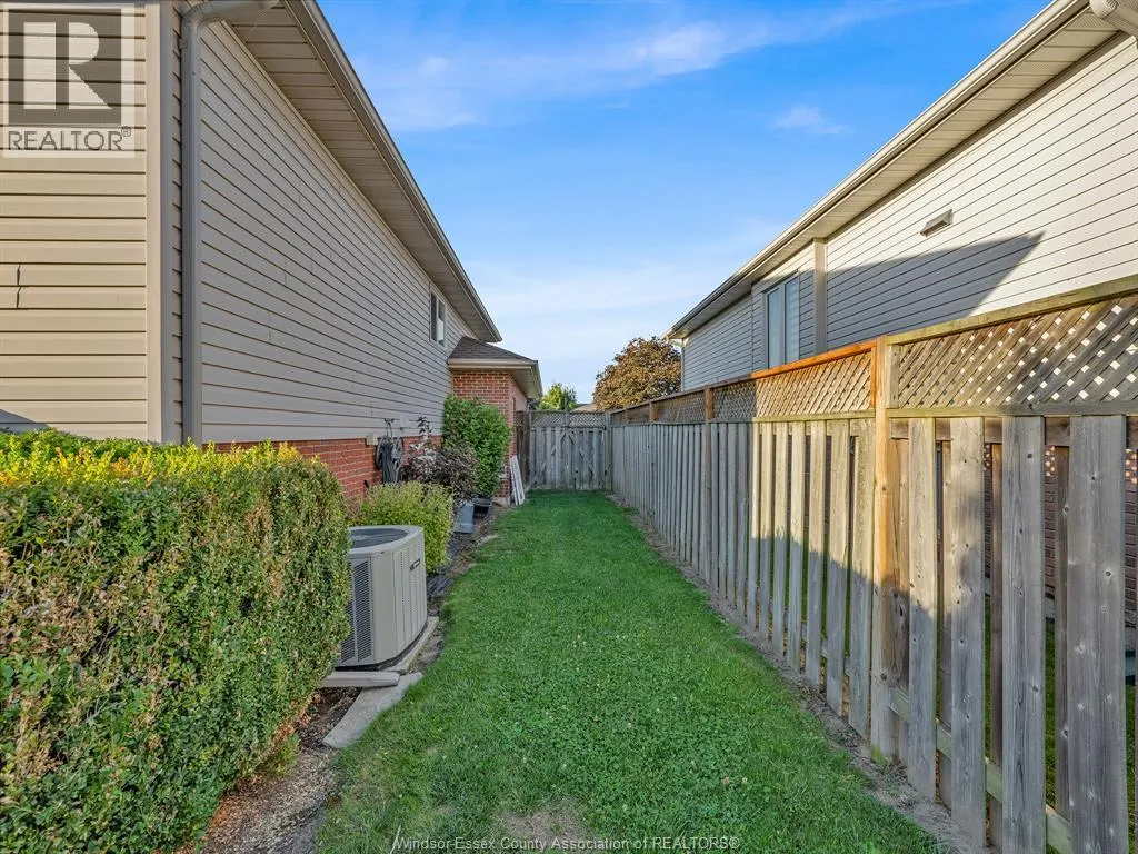 73 WAKEFIELD AVENUE