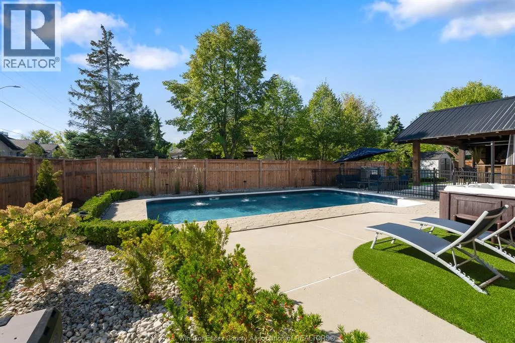 415 BEACH GROVE DRIVE