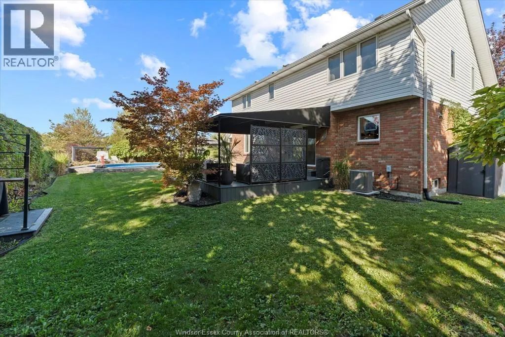 580 BREEZEWOOD COURT